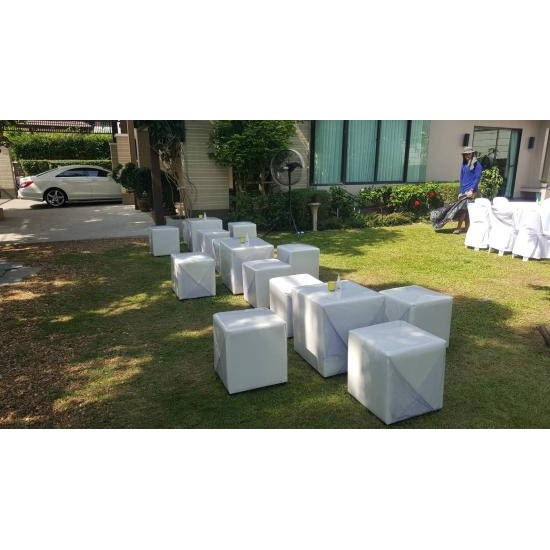 โต๊ะสี่เหลี่ยมจัดงานเลี้ยง